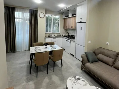 2-комнатная квартира, 60 м², $700