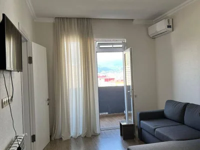 Квартира 2+1 на год $550