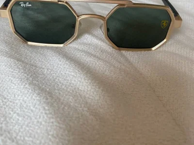Солнцезащитные очки Ray-Ban