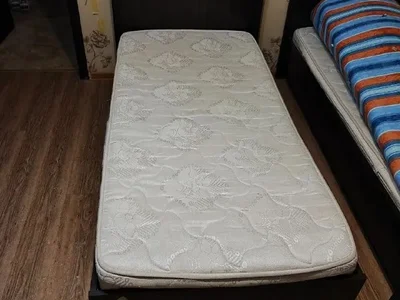 2 кровати с матрасами