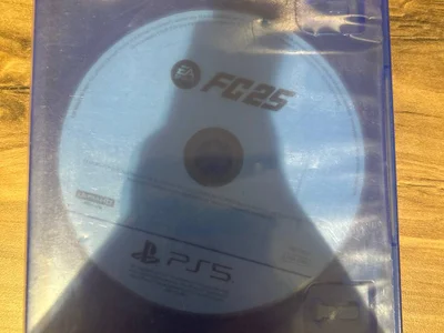диск на PlayStation пять фифа 25 диск оригинальный но без картинки
