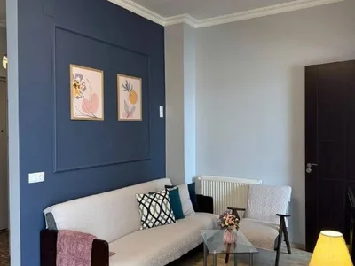 1+1 в центре, парк 6 Мая, $700