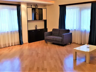 5 room Flat For Rent. Vake
