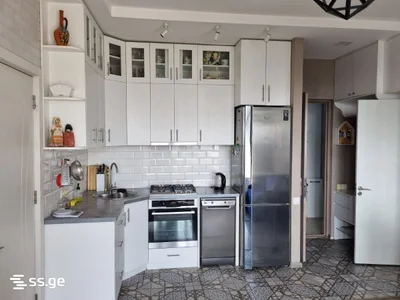3 room Flat for rent. Avlabari