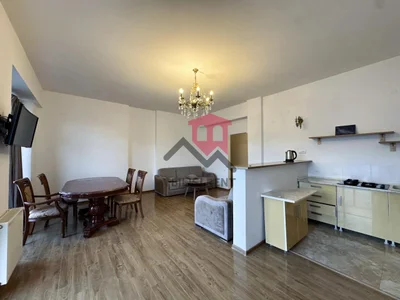 2-комнатная квартира, 74 м², $700