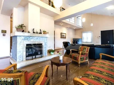 Окрокана ул., 2: 4-комнатная, 250.0 м²