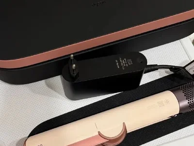 Выпрямитель для волос Dyson Airstrait