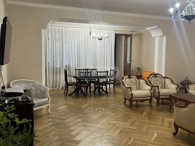 5 room Flat For Sale. Vake