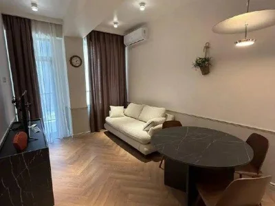 Крыша Развития Исани: 2-комнатная, 64.0 м²