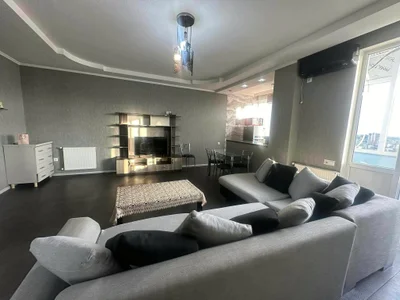 3-комнатная квартира, 75 м², ул. Агмашенебели, 18