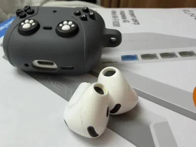 AirPods 4 с активным шумоподавлением