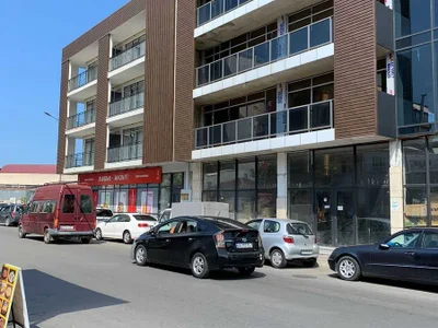 3-комнатная квартира, 80 м², $550