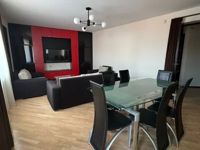 4 room Flat For Rent. Sololaki