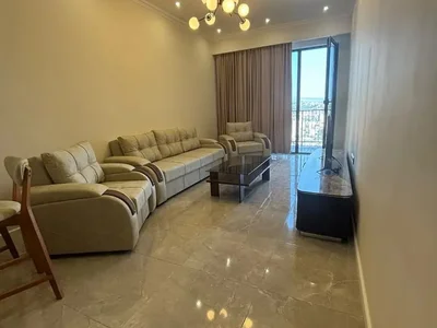 2-комнатная квартира, 67 м², $1000