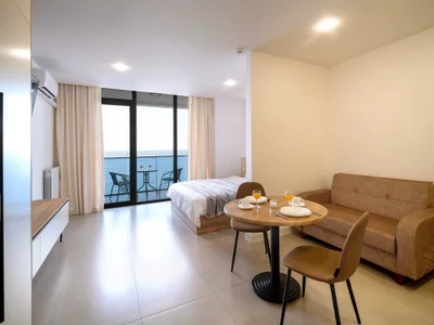 Апартаменты с прямым видом на море в Palm Residence