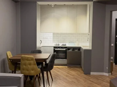 Арчи Исани: 3-комнатная, 90,0 м²