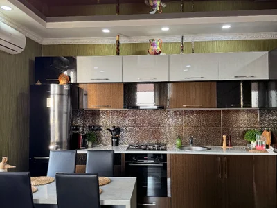 1+1 на улица Давида Агмашенебели 56 Agmashenebeli District