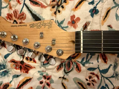 Электрогитара Harley Benton с усилителем JOYO DC-30