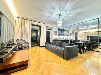 Квартира в Ваке, 4 комнаты, 3 спальни, $2400