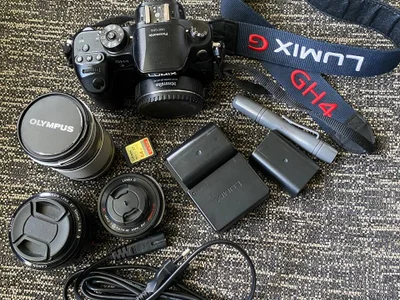 Panasonic Lumix GH4 с объективами и аксессуарами