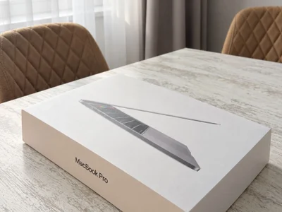 Apple MacBook