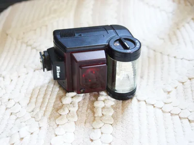 Вспышка Nikon Speedlight SB-20