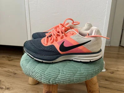 кроссовки Nike 👟
