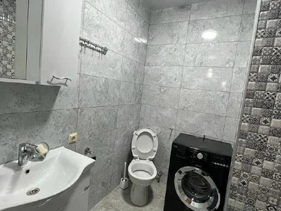 3-комнатная квартира, 66 кв.м, ул. Ангиса 15, $500