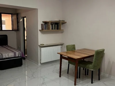 Студия 35 кв.м у озера Лиси, $350