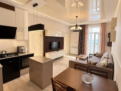 3-комнатная квартира, 80 м², 21 этаж, $1000