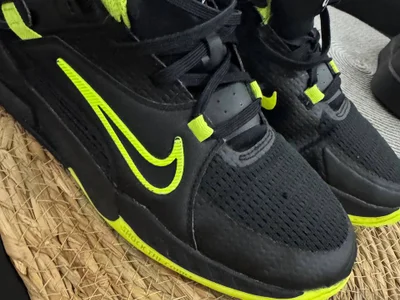 Кроссовки Nike оригинал 37.5