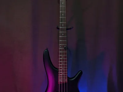Ibanez SR300 бас гитара '22