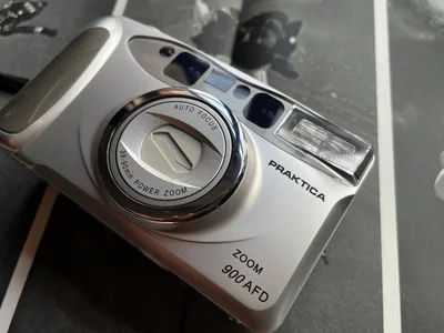 Плёночная камера Praktica zoom 900 AFD