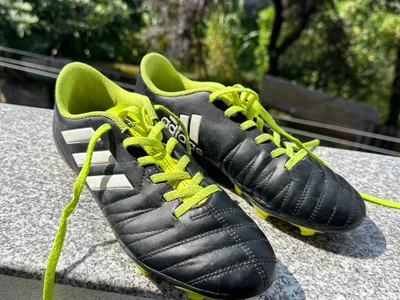 Футбольные бутсы Adidas