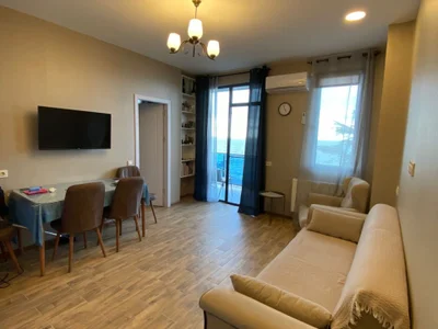 2-комнатная квартира в Махинджаури, 1 линия, $550
