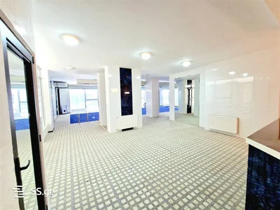 Commercial space For Sale. Ortachala