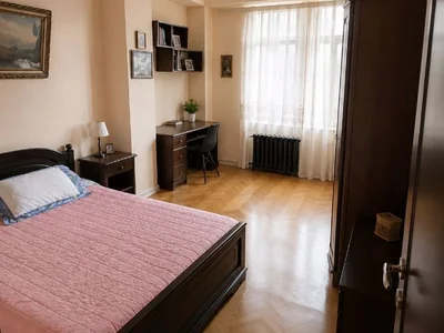4-комнатная квартира в Тбилиси