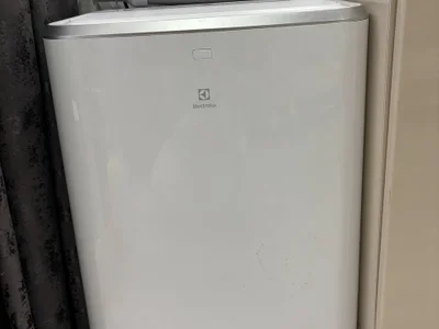 Напольный кондиционер Electrolux