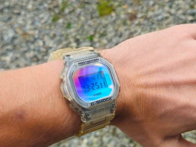 Часы Casio G-Shock DW5600 с чехлом
