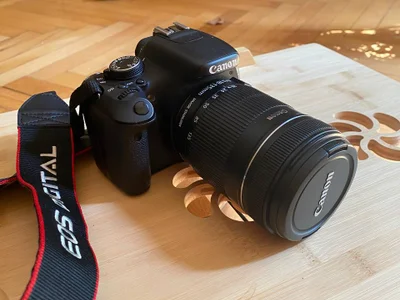 Фотоаппарат Canon EOS 600D + объектив EF-S 18-135 мм