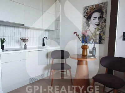 1-bedroom в Queen's Residence с видом на море и горы
