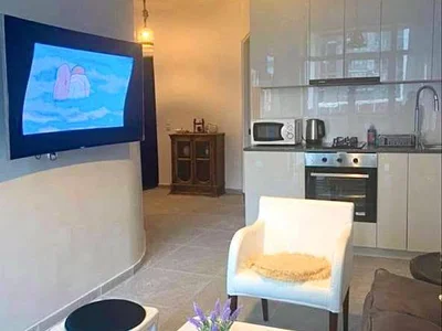 3-комн. квартира, 57 м², $650