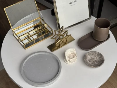 Набор IKEA: поднос и стакан для щеток