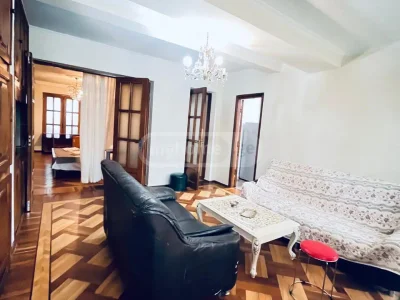 Квартира (100 м²)