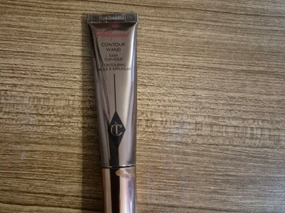 Контуринг Charlotte Tilbury Hollywood Contour Wand