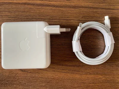 Оригинальный зарядный блок Apple 87W