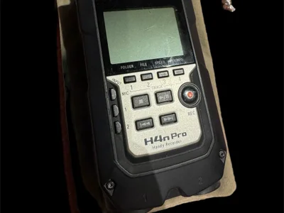 Рекордер для записи звука Zoom H4n Pro