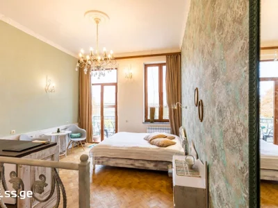 4 room Flat For Sale. Sololaki