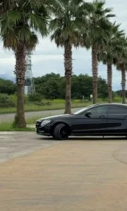 Автомобиль Mercedes