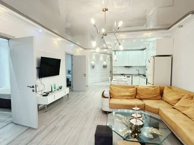 3-комнатная квартира , $1200